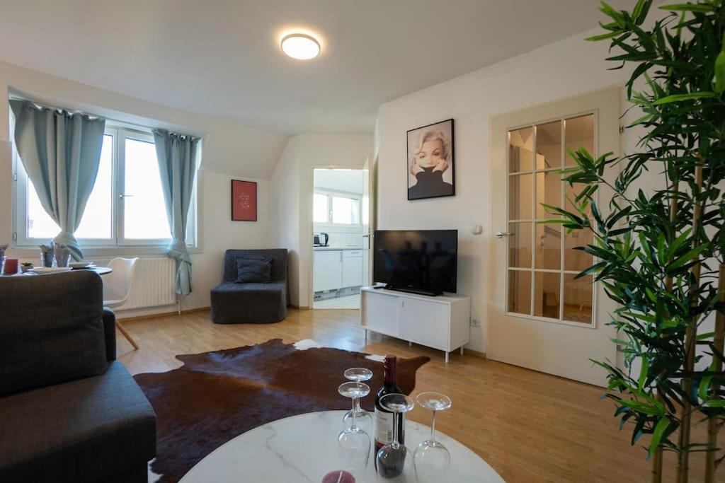 Stylish 2 Floor Penthouse • 15 Min To City Center Wien Exterior foto